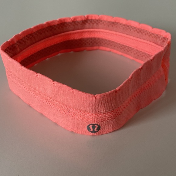Lululemon women’s headband - Picture 5 of 5